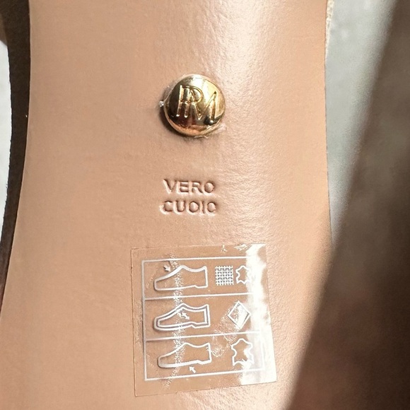 🌸PELLE MODA🌸 Onora T-strap Sandal Platinum Size: 6.5 - Picture 13 of 14